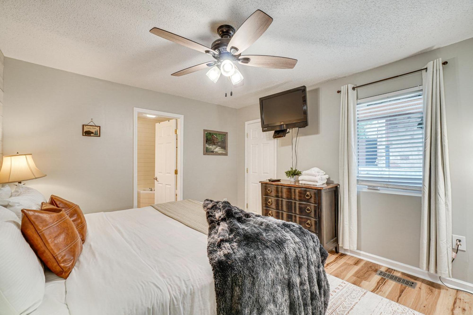 Downtown Gatlinburg Condo With Mountain-View Balcony المظهر الخارجي الصورة