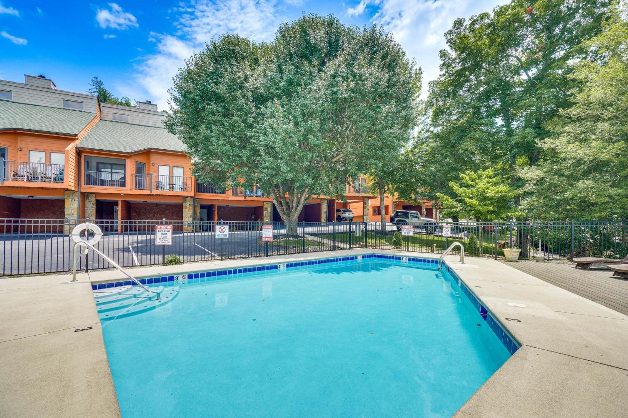 Downtown Gatlinburg Condo With Mountain-View Balcony المظهر الخارجي الصورة